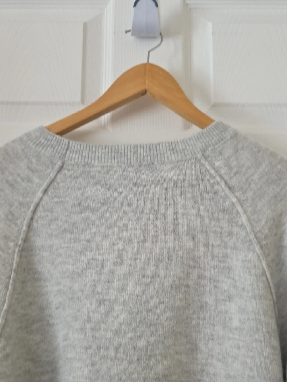 Vince Camuto Heather Gray Raglan Crewneck Sweater Size S Like New - Picture 12 of 14